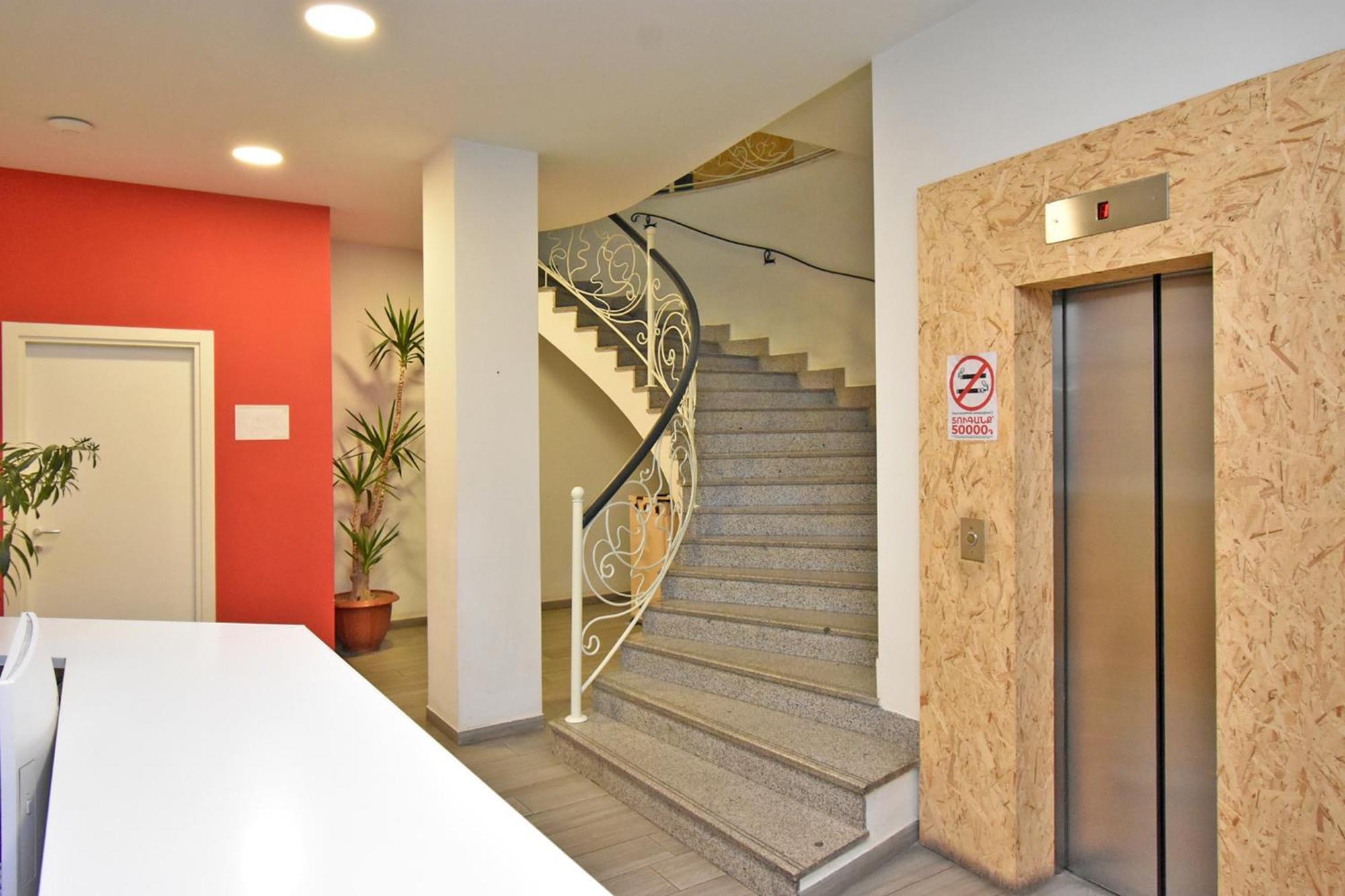 In City Hotel Yerevan Exterior foto